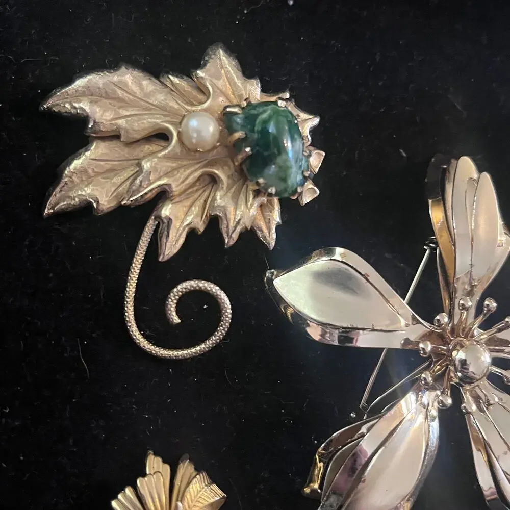 Vintage unsigned, large gold tone, brooch lot of six